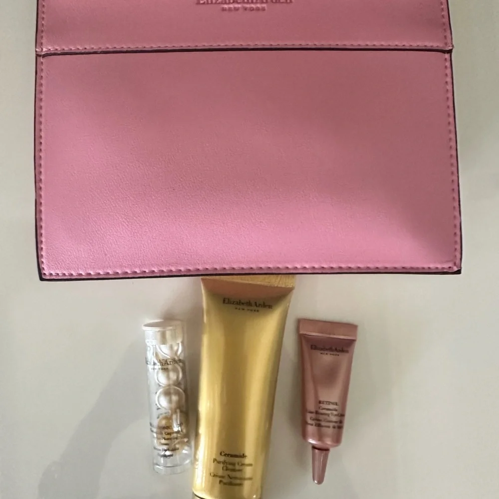 Elizabeth Arden Pink Cosmetic Bag Set